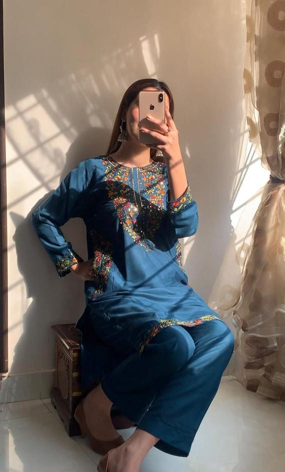 2 Pcs Women's Stitched Linen Embroidered Suit